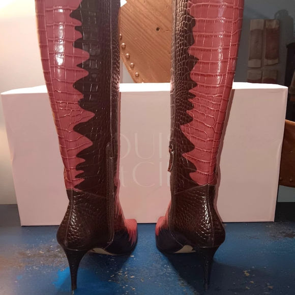 Louise et Cie Two-Tone Leather Heeled Boots - Picture 4 of 5